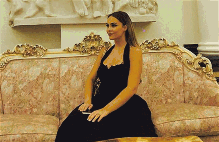 Një seksi femër si Xhensila! Një seksi femër si Xhensila!