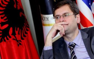 Vetëmashtrimi si botëkuptim