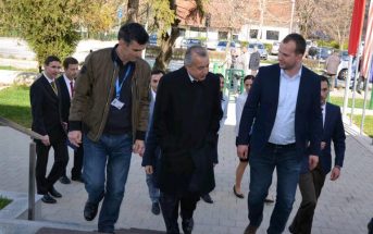 Zahir Tanin viziton Kamenicën, jep lavdërata për Kastratin