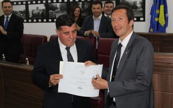 Donald Trump nderon Lutfi Hazirin me çmim special për kontributin e madh në shërbim të komunitetit