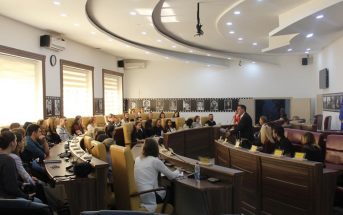Haziri takon studentët e Universitetit të Zug: Diversiteti etnik dhe fetar për Gjilanin është vlerë