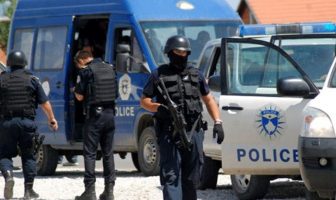 Pengojnë zyrtarët policor, arrestohen tre gjilanas