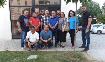 Nëndega e lagjes “2 Korriku” në Gjilan në mbështetje të LDK-në