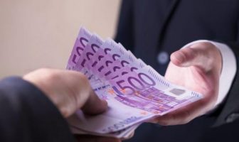 Hoxha: Korrupsioni pengon avancimin e gruas dhe të rinjve
