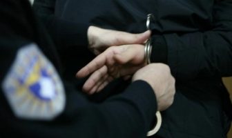 Për dhunë psikike ndaj bashkëshortes arrestohet gjilanasi