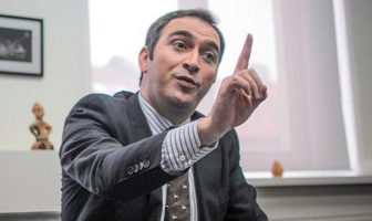 Stavileci: Qeveria mashtroi prodhuesit e miellit, ata duhet të përkrahen e jo të dëmtohen