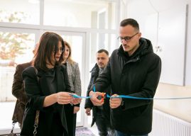 Hyseni me bashkëpunëtorët inaugurojnë renovimet në shkollën “Rexhep Elmazi” në vlerë prej 216 mijë euro