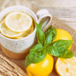 ujë me limon