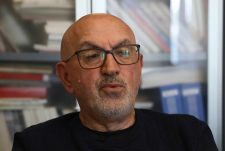Pafytyrësia, antikombëtarizmi dhe opozita