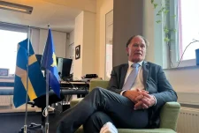 Ambasadori i Suedisë përmend Rugovën për çështjen e presidentit: Duhen kompromise, edhe nëse je partia më e madhe