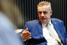 Britania paralajmëron Kosovën: Bllokada rrezikon mbështetjen ndërkombëtare