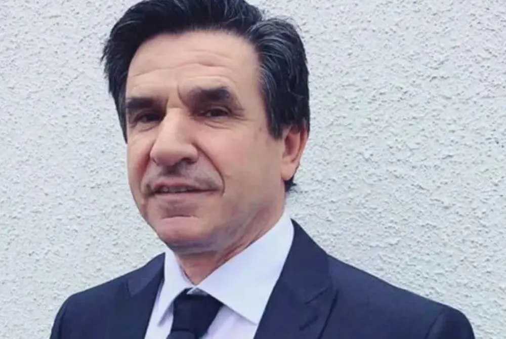 I fluturon mendja në tërë gjithësinë 
