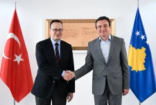Kurti në takim lamtumirës me ambasadorin turk: Turqia, një prej shteteve që Kosova bashkëpunon shumë në mbrojtje e tregti