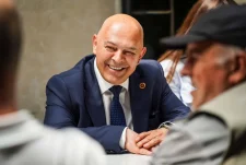 Gjini: Nuk kërkojmë nga Kurti përfshirjen e AAK-së në Qeveri, vetëm kemi kërkesa për të mirën e qytetarëve si pranimi i gazit amerikan