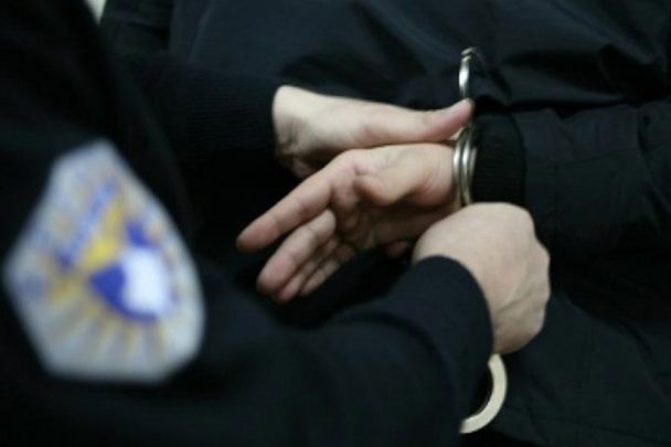 Arrestohet një person, policia i sekuestron mbi 16 gramë marihuanë