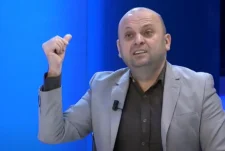 Arroganca që po e mban peng shtetin