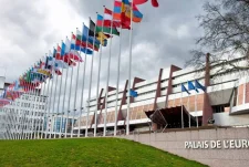 Raporti i Këshillit të Evropës: Kosova ka përparuar, por sfidat për lirinë e medias mbeten