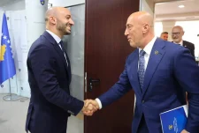 Haradinaj takohet me ministrin francez, shpalos ofertën e Aleancës për krijimin e institucioneve
