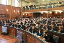Jakaj: Deputetët nuk duhet të shkojnë në pushim, duhet të krijojnë institucionet e reja të Kosovës