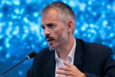 Maliqi: Marrëdhëniet me SHBA’të janë të brishta, rrezikohet të thellohet izolimi- S’po shihet interesimi i Kosovës për të ecur bashkërisht