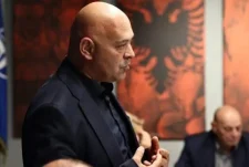 Ardian Gjini: Albin Kurti po i bën grushtshtet Kosovës, jemi në një prej momenteve më kritike politike