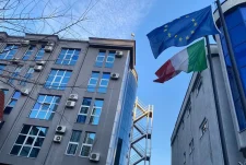 Ambasada e Italisë: Institucionet duhet të formohen përmes dialogut dhe kompromisit