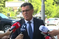 Haziri, Kurtit: Ka me ju dalë tymi, ne e mbajmë fjalën për President, hapi i parë është konstituimi i Kuvendit