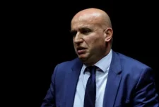 Zjarri në Vlorë dhe tymi në Kosovë