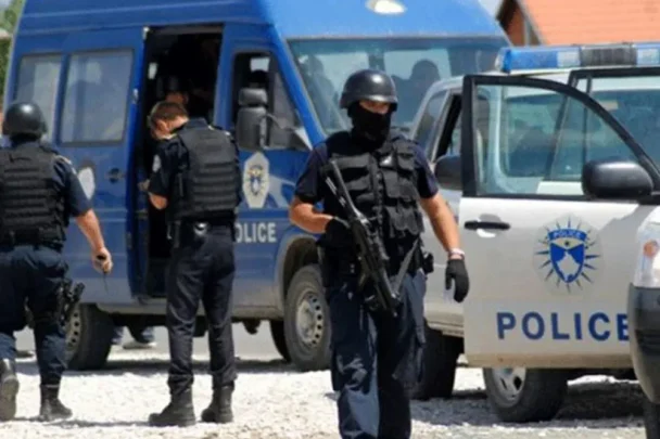 Të shtëna me armë në Gjilan, arrestohet një person – sekuestruan 5 armë dhe 293 fishekë