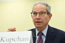 Kupchan: Dënimi i Thaçit s’e ndryshon pozitën ndërkombëtare të Kosovës, ai do të kujtohet për udhëheqjen e vendit drejt pavarësisë
