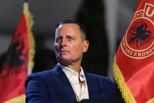 Grenell i mbështet 6 deputetët e LDK: Miku im Avdullah Hoti dhe kolegët e tij janë miq të shkëlqyer të Amerikës
