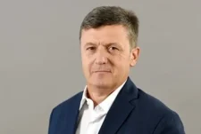 “Nëse as këto ngjarje nuk na bashkojnë s’mbetet t’i dhimbsemi askujt”, Shqiptar Demaçi apel politikanëve pas verdiktit të Hagës