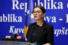 PDK kërkon dorëheqjen e Gërvallës dhe Sveçlës: Vdekja e Arlindës s’mund të përfundojë si një tjetër raport në arkivat e institucioneve