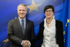 Kos: Ndryshimet në Ligjin për Specialen janë të papranueshme, pengojnë rrugën e Kosovës drejt BE-së