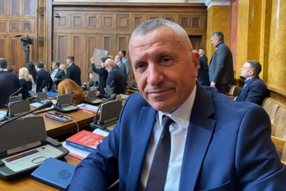 Kamberi  Lista Studentore që mposhti Vuçiqin duhet ta pranojë realitetin e Kosovës së pavarur