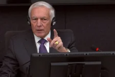 Gjenerali Clark shpërthen ndaj Speciales: Mjaft më, Gjykata të kthejë Thaçin dhe të tjerët në Kosovë